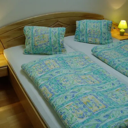 게스트하우스 Puhringer *