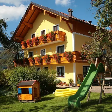 게스트하우스 Puhringer *