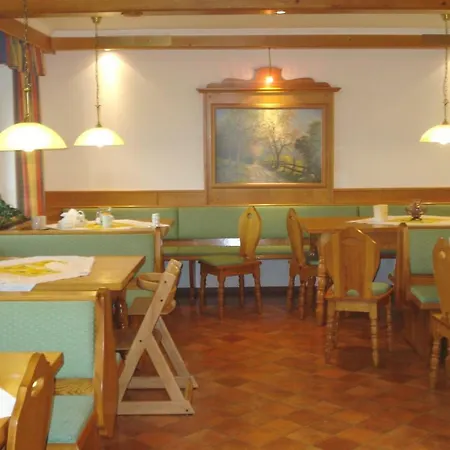 Πανσιόν Puhringer Mondsee